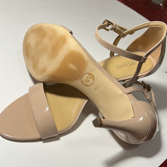 Michael Michael Kors heel open toe. - Picture 8 of 12
